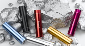 铝合金移动电源VT-B04A 匠心工艺，打造应急充电新典范